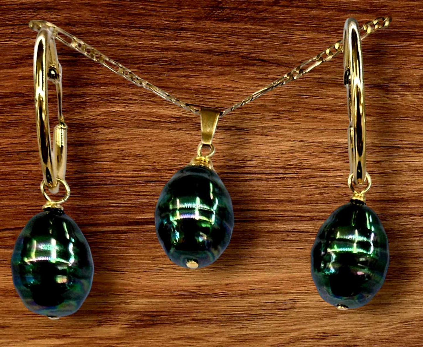 Premium Peacock Colour Shell Pearls Set