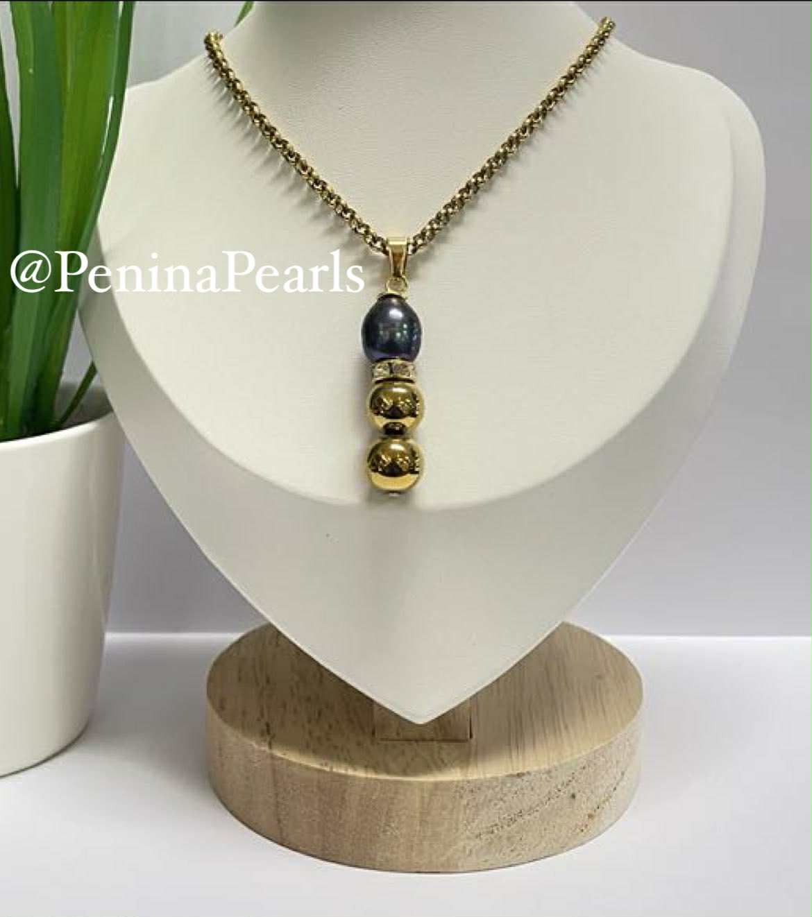 Talavou - Tahitian with Gold Pearl Necklace