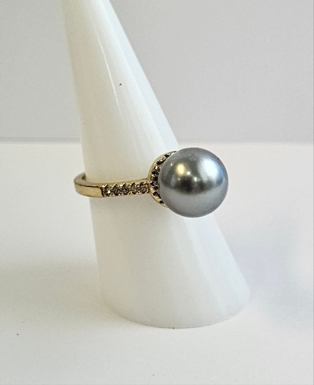 Authentic Tahitian Pearl Ring: Solid Gold filled