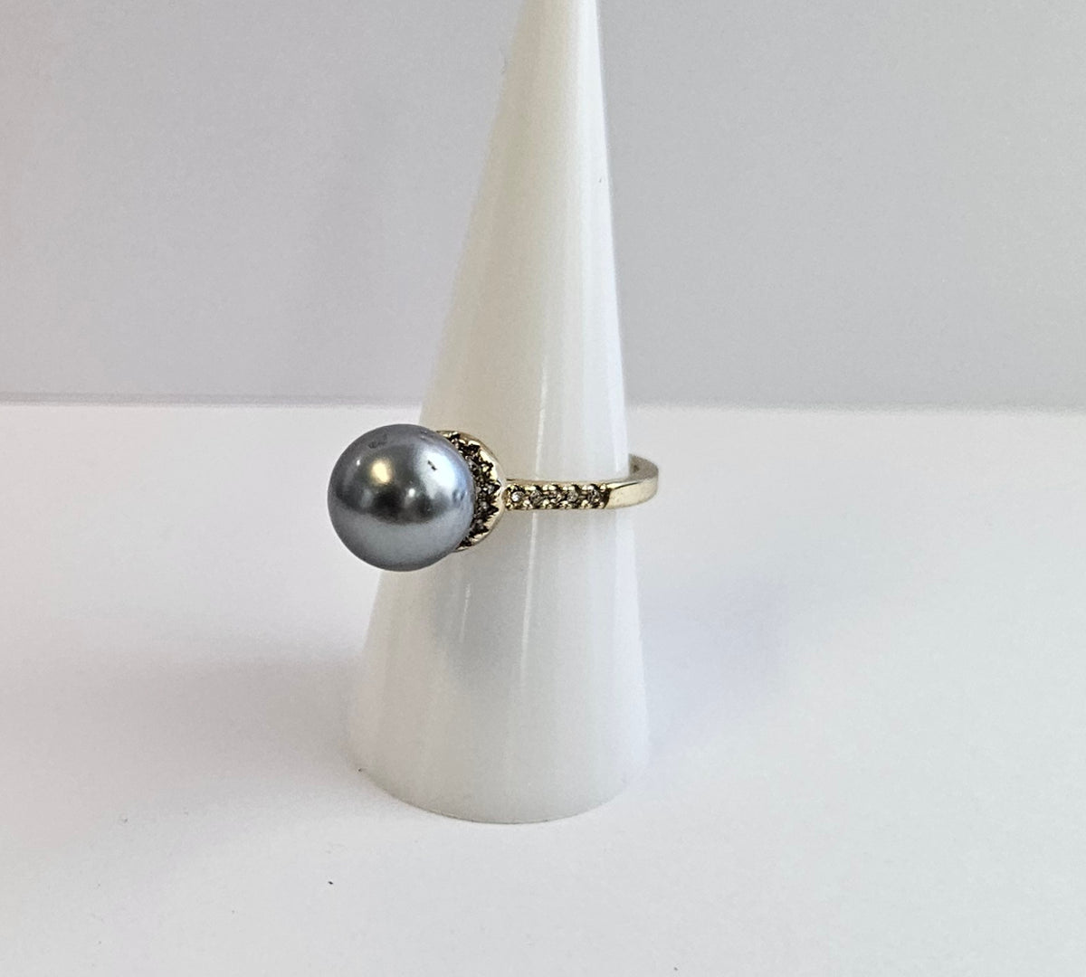 Authentic Tahitian Pearl Ring: Solid Gold filled
