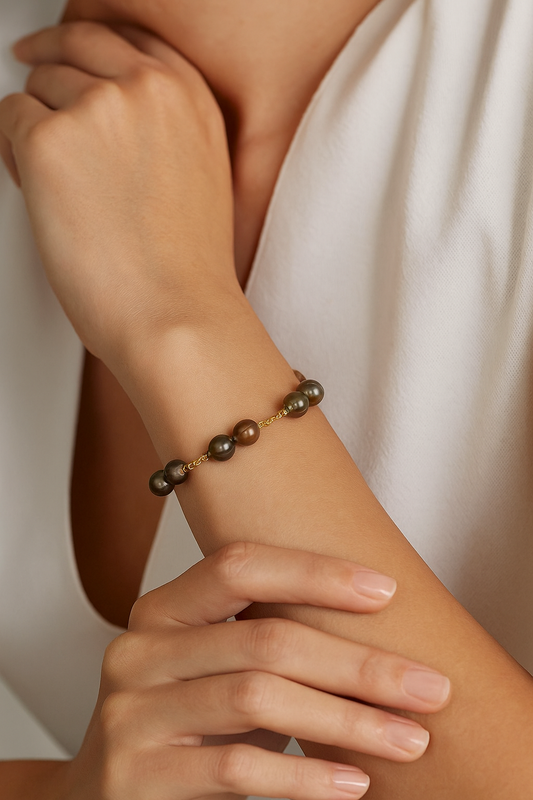 KEILA – Elegant Bronze Baroque Pearl Charm