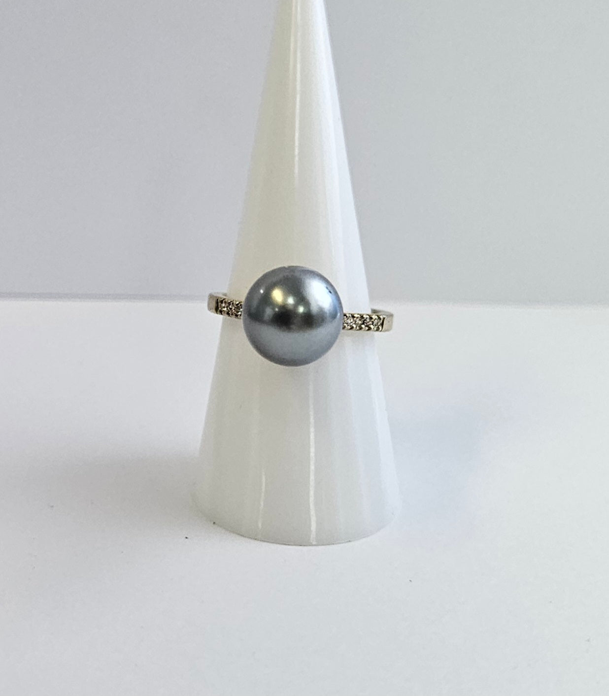 Authentic Tahitian Pearl Ring: Solid Gold filled