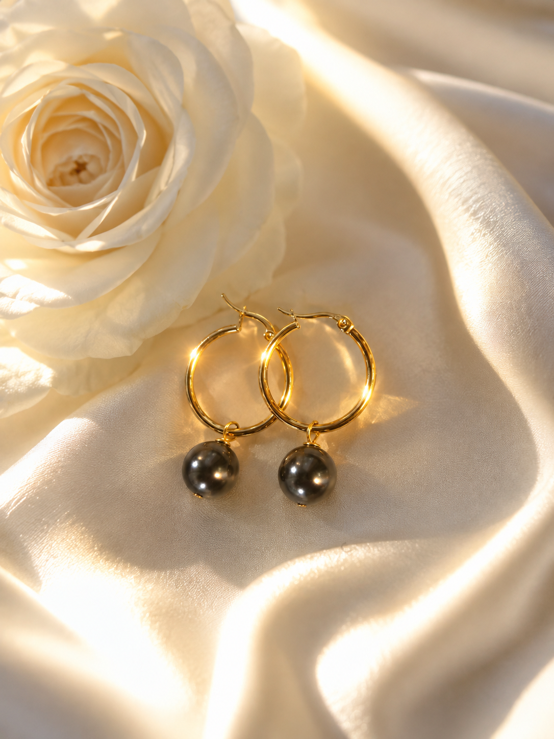 ✨ Swarovski Black Pearl Hoop Earrings✨