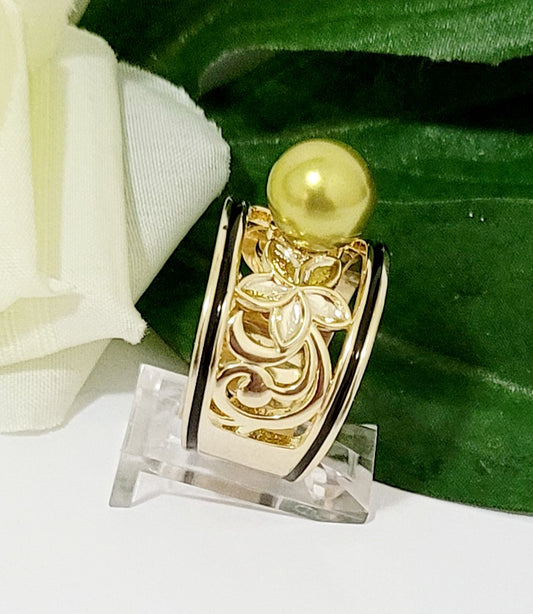 PUAMERIA #3 Green Shell Pearl Ring