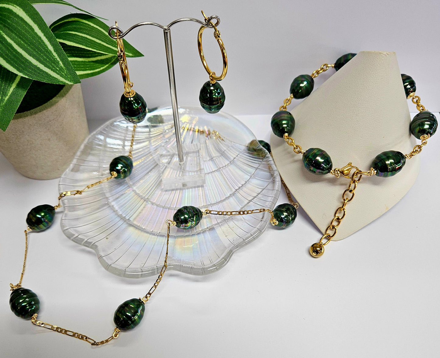 Peacock Green Premium Shell Pearls Set
