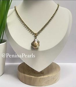 Lupe - Unique Baroque Pearl Necklace
