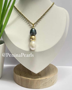 Hinatea - Triple Pearl Necklace