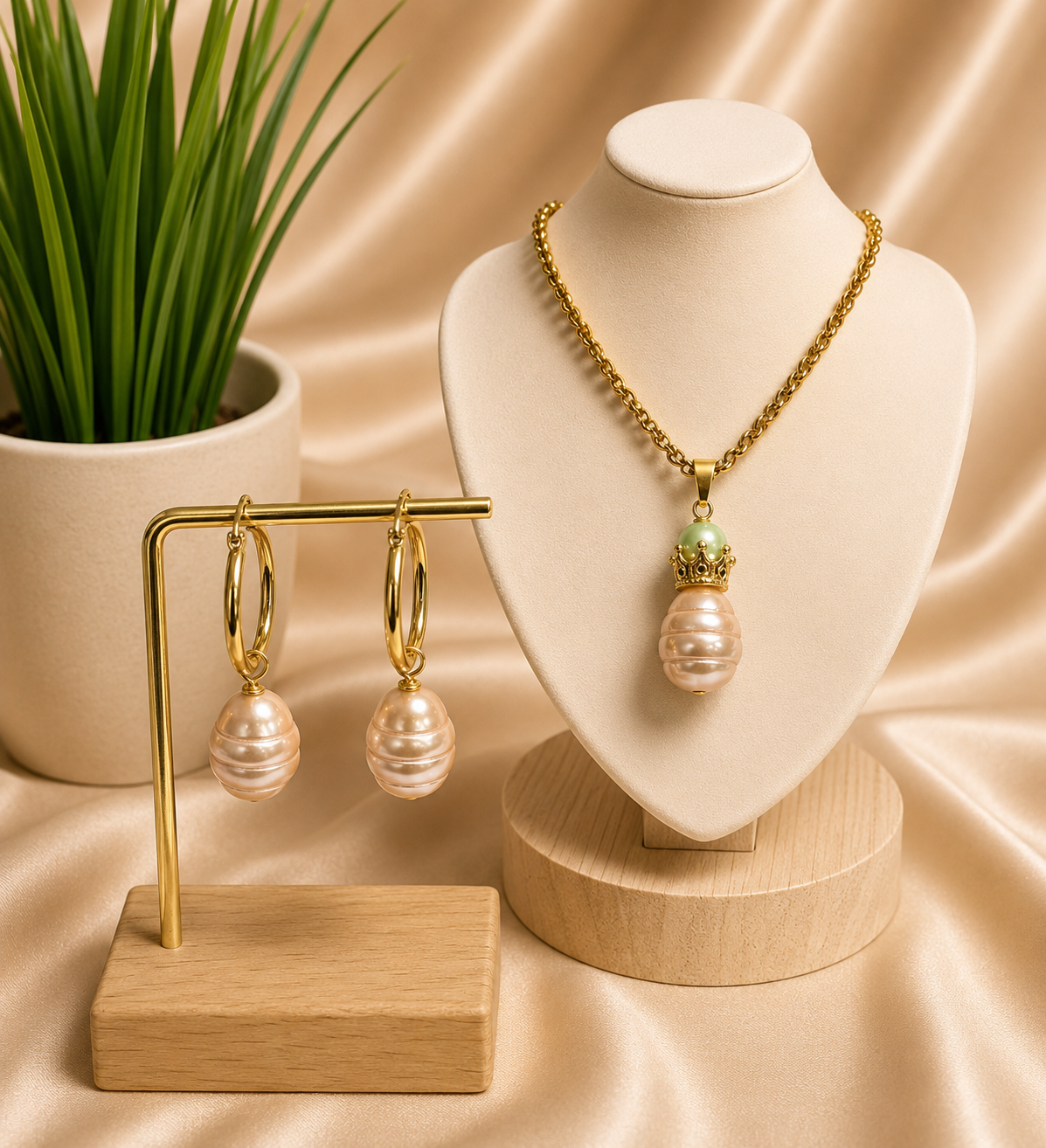 Rowena - Peach with mint Green Pearl set