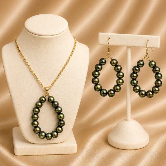 Emerald Luxe Pearl Set – Statement Necklace & Drop Earrings