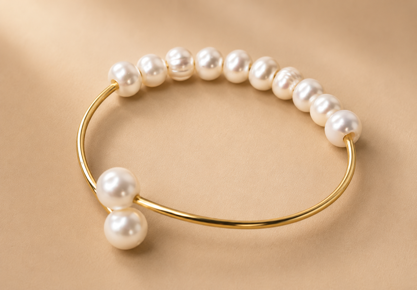 LINA 2 - NATURAL WHITE BAROQUE PEARL OPEN BANGLE