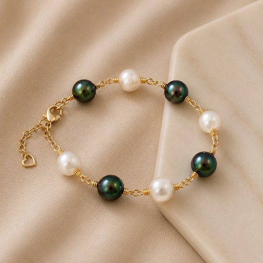 Belle Bracelet – Green & White Pearl Charm