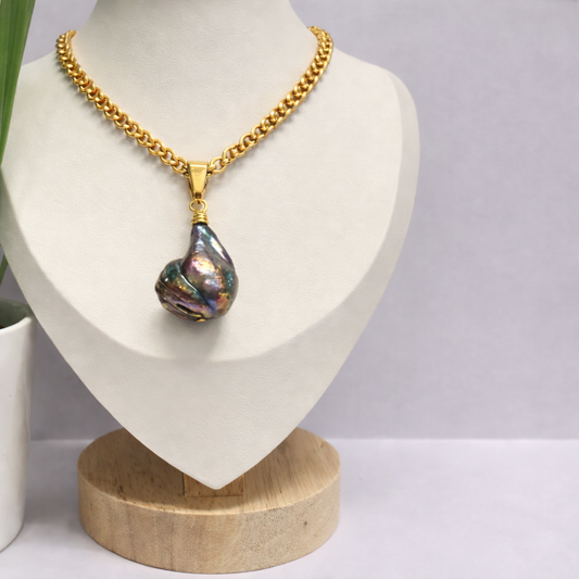 Larrisa - Unique Baroque Pearl Necklace