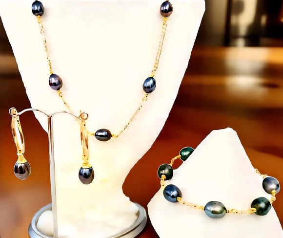 Leilani - Multiple Pearls Set 