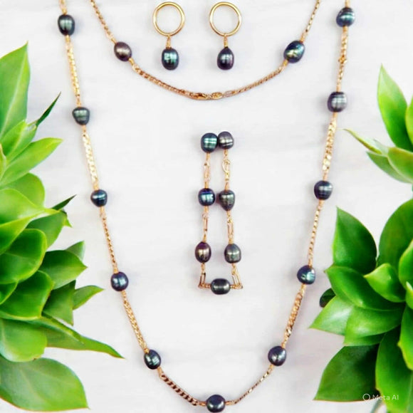 Leilani - Multiple Pearls Set 