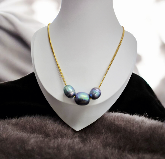 Triple Pearls Floater