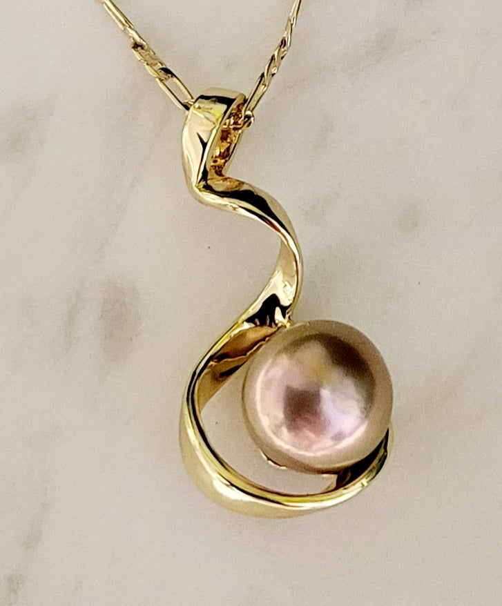 Tahina - Twisted Pink Blush Natural Edison Pearl Pendant Necklace ...