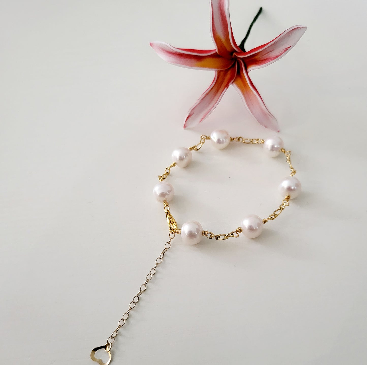 SOFIA - NATURAL WHITE BAROQUE PEARL BRACELET