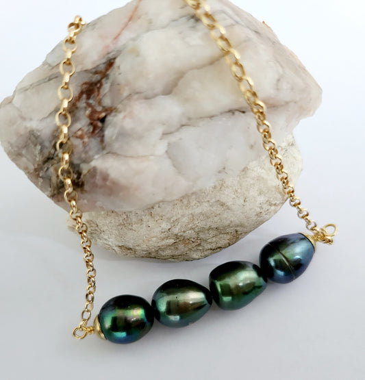 9 crts Solid Gold Curb Chain with Genuine Authentic Tahitian Pearl Necklace