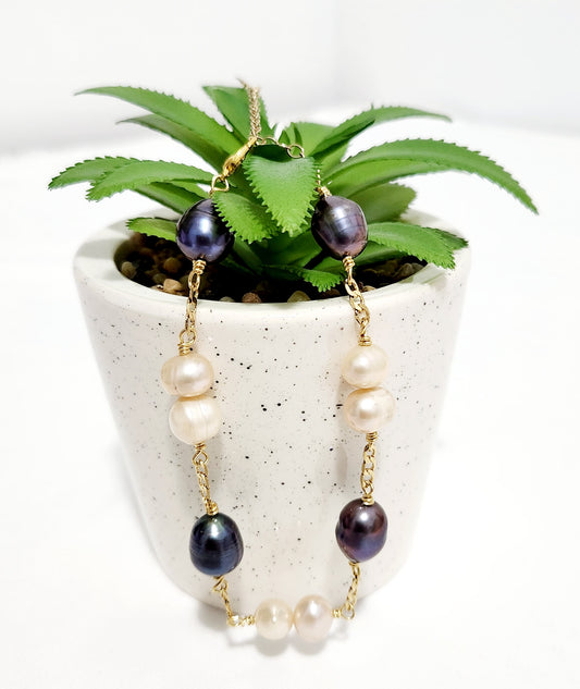 Majla Bracelet - 12mm Black Natural and Duo white freshwater pearls bracelet