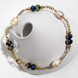 Norah - Off-white Freshwater Pearl Bracelet mixed with opal