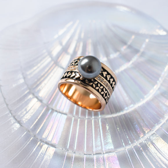 FAGASELE Tribal Pattern Black Pearl Ring – Penina Pearls