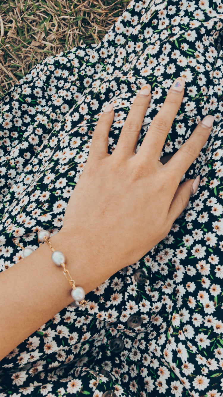 Sylvia -Natural Silver Pearl Bracelet